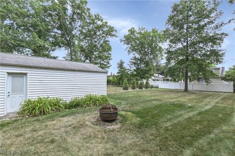 1705 Southbend Drive Rocky River OH 44116