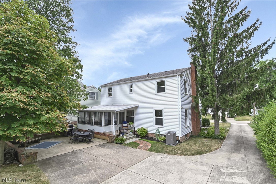 1705 Southbend Drive Rocky River OH 44116