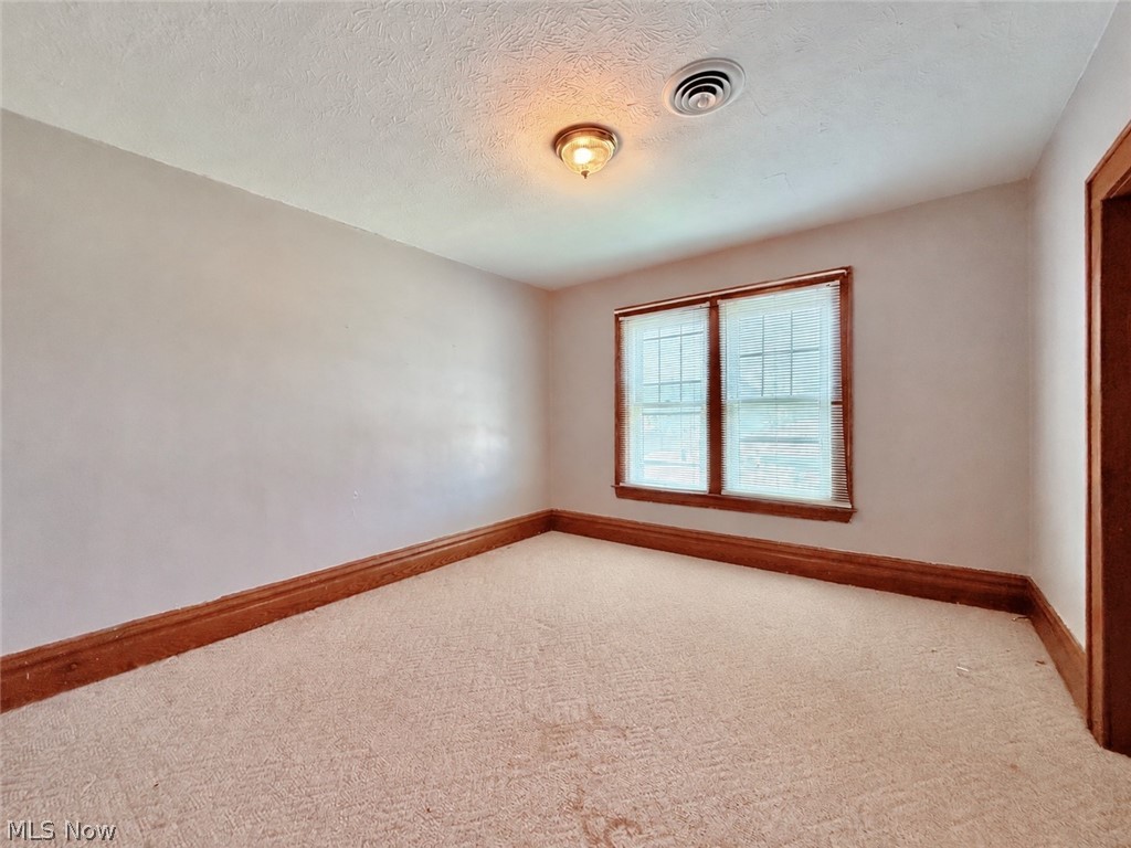 715 Pomeroy Pike Belpre OH 45714