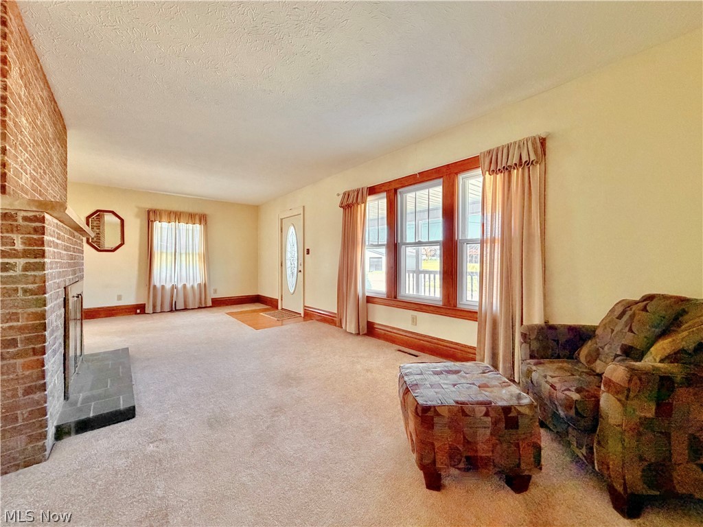 715 Pomeroy Pike Belpre OH 45714
