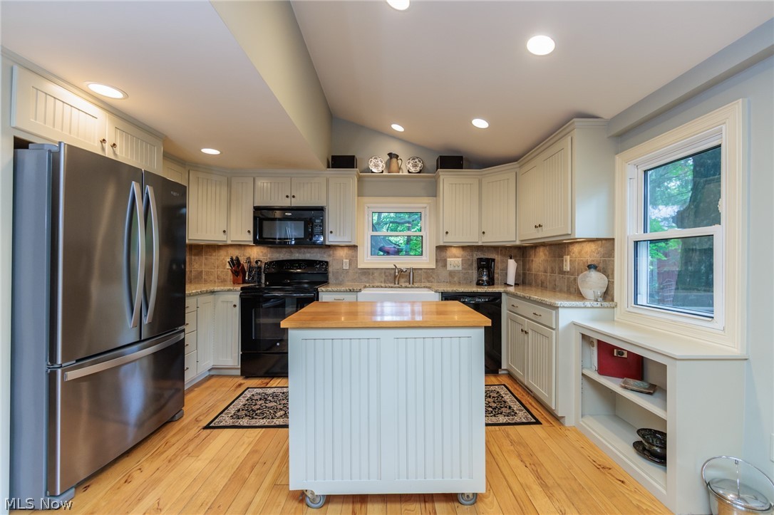 2085 Stine Road Peninsula OH 44264