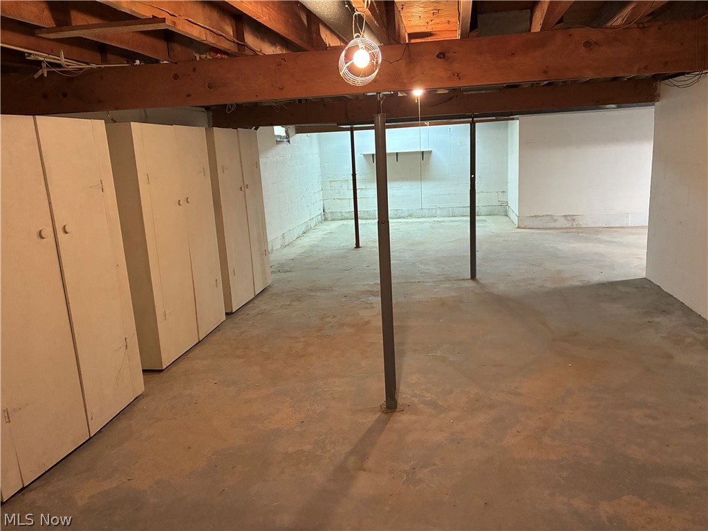 1629 Woodland Drive Coshocton OH 43812