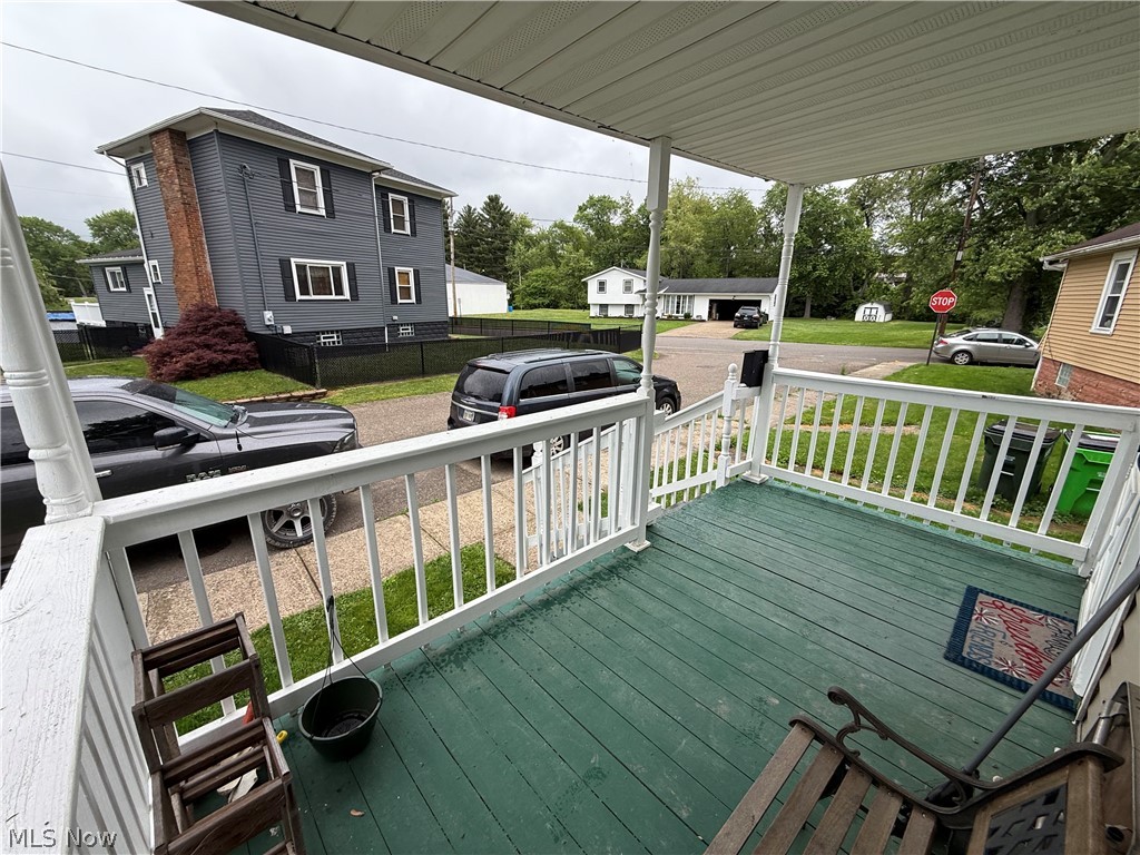 208 W 1st Street Uhrichsville OH 44683