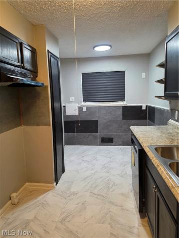 1925 Ridgehill Road Cleveland OH 44121