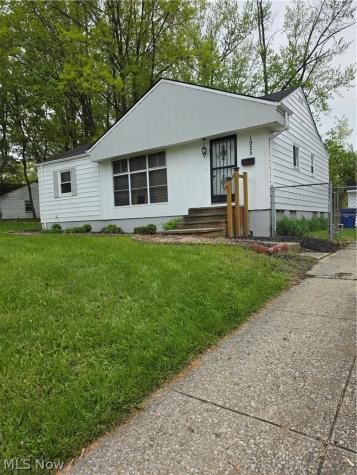 1925 Ridgehill Road Cleveland OH 44121