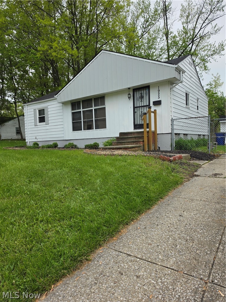 1925 Ridgehill Road Cleveland OH 44121