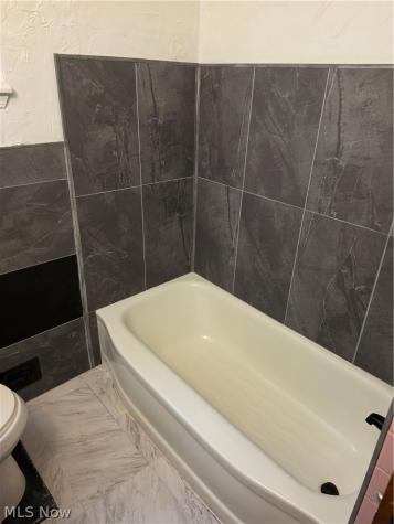 1925 Ridgehill Road Cleveland OH 44121