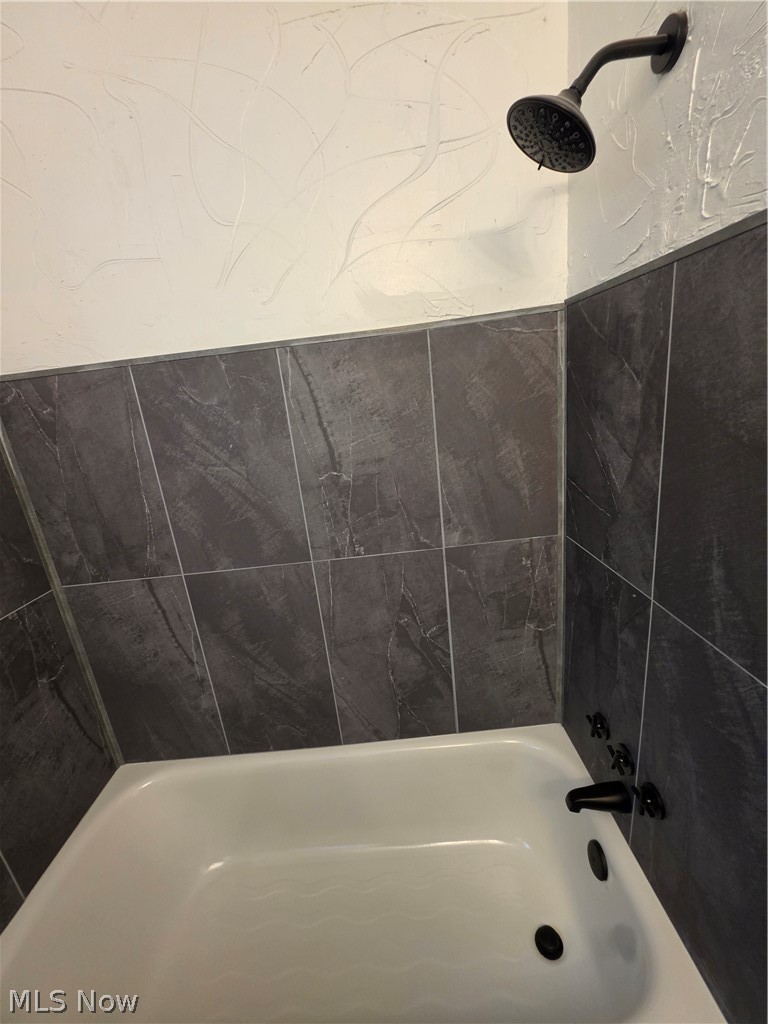 1925 Ridgehill Road Cleveland OH 44121
