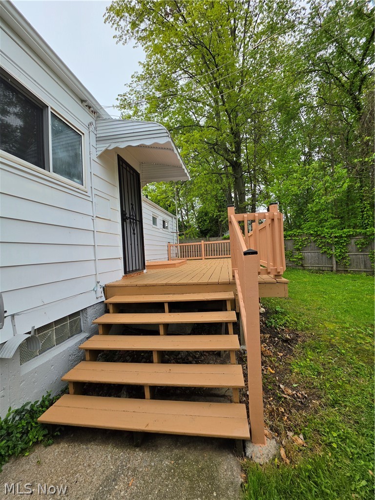 1925 Ridgehill Road Cleveland OH 44121