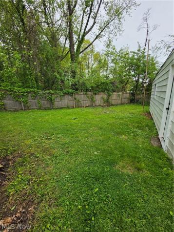 1925 Ridgehill Road Cleveland OH 44121