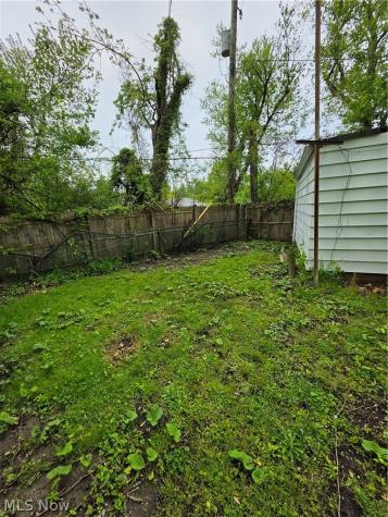 1925 Ridgehill Road Cleveland OH 44121