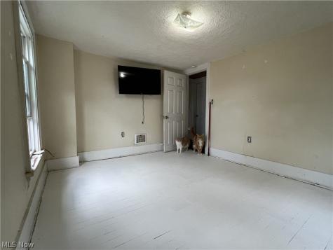 1891 E 33rd Street Lorain OH 44055