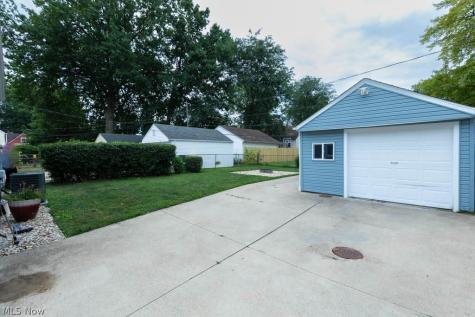 472 E 329th Street Willowick OH 44095
