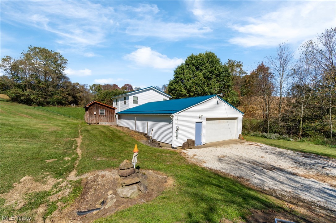 6031 Raindrop Road SE Amsterdam OH 43903
