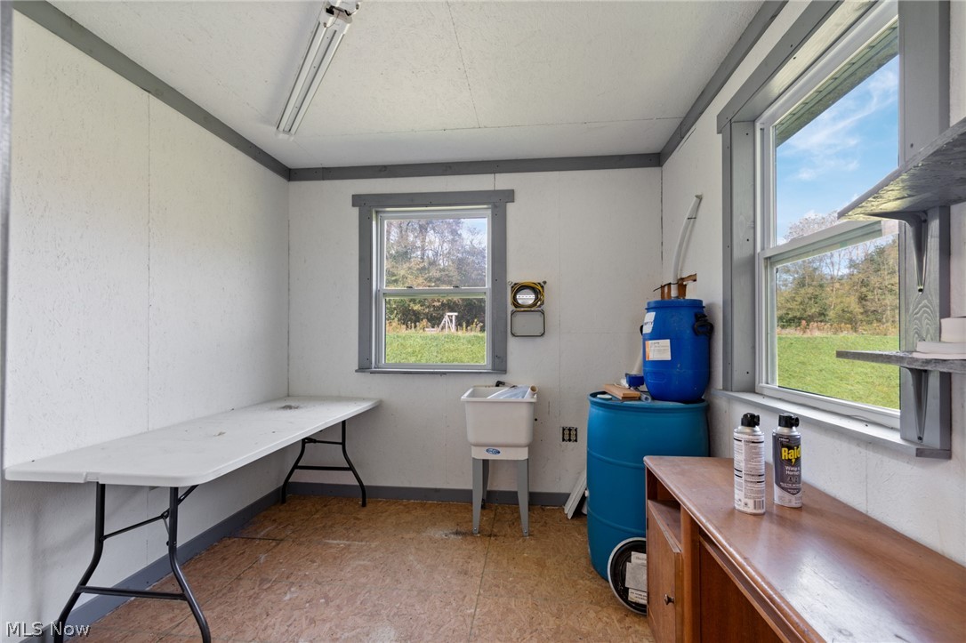 6031 Raindrop Road SE Amsterdam OH 43903