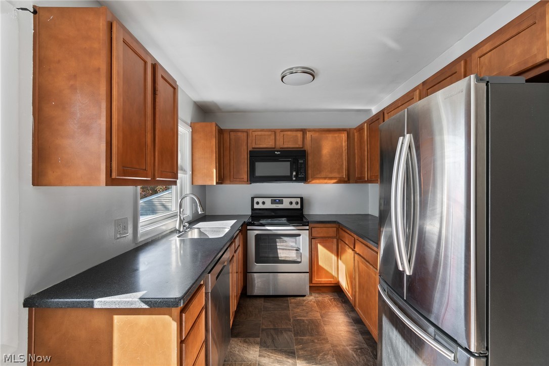1098 Carnegie Avenue Akron OH 44314