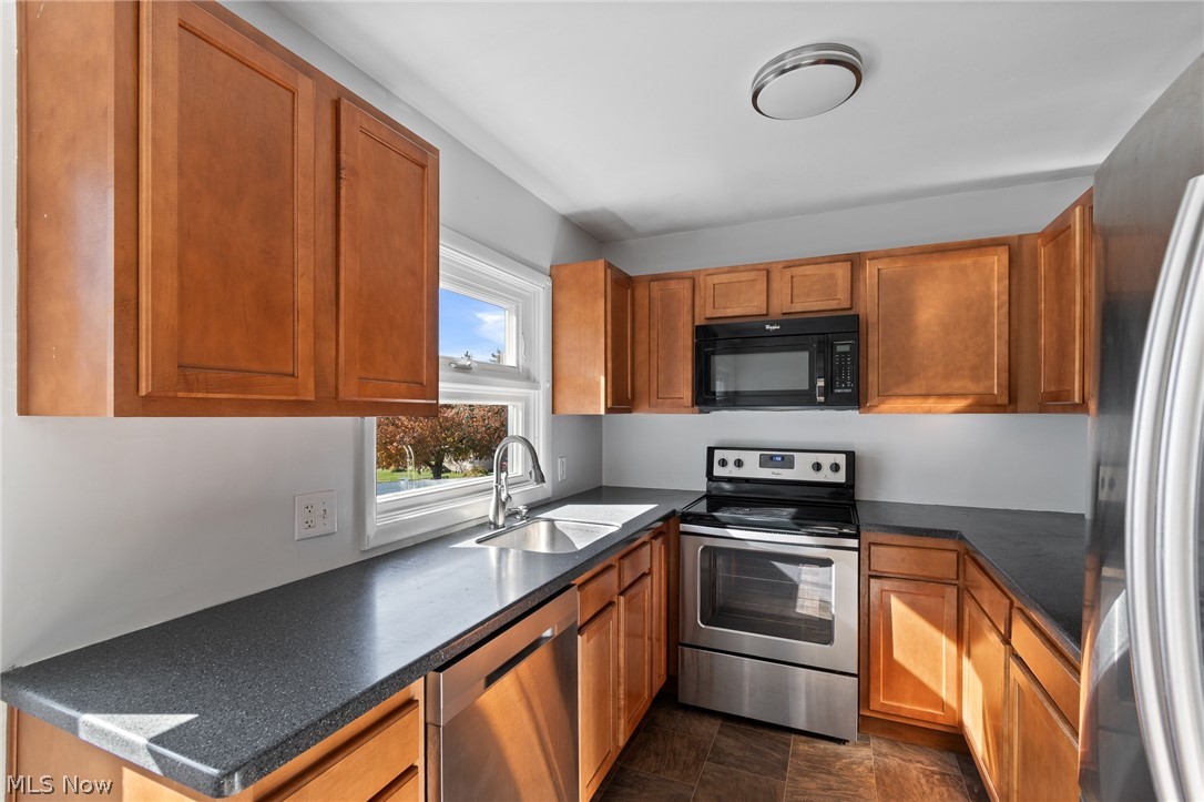 1098 Carnegie Avenue Akron OH 44314