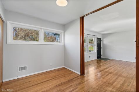 1098 Carnegie Avenue Akron OH 44314
