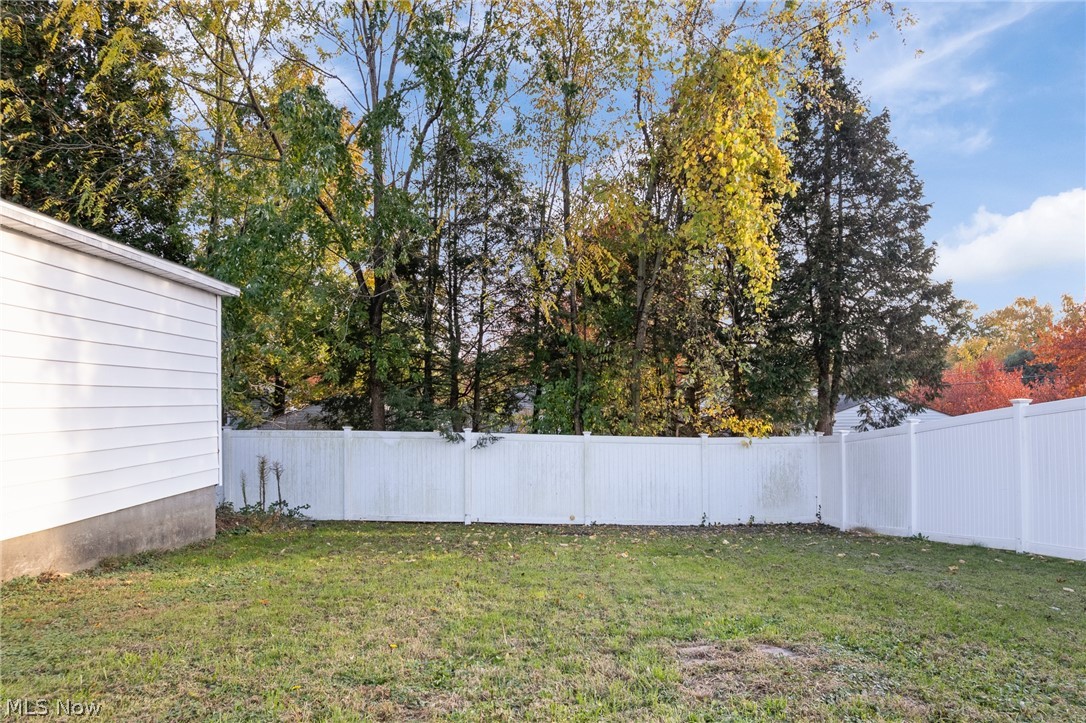 1098 Carnegie Avenue Akron OH 44314
