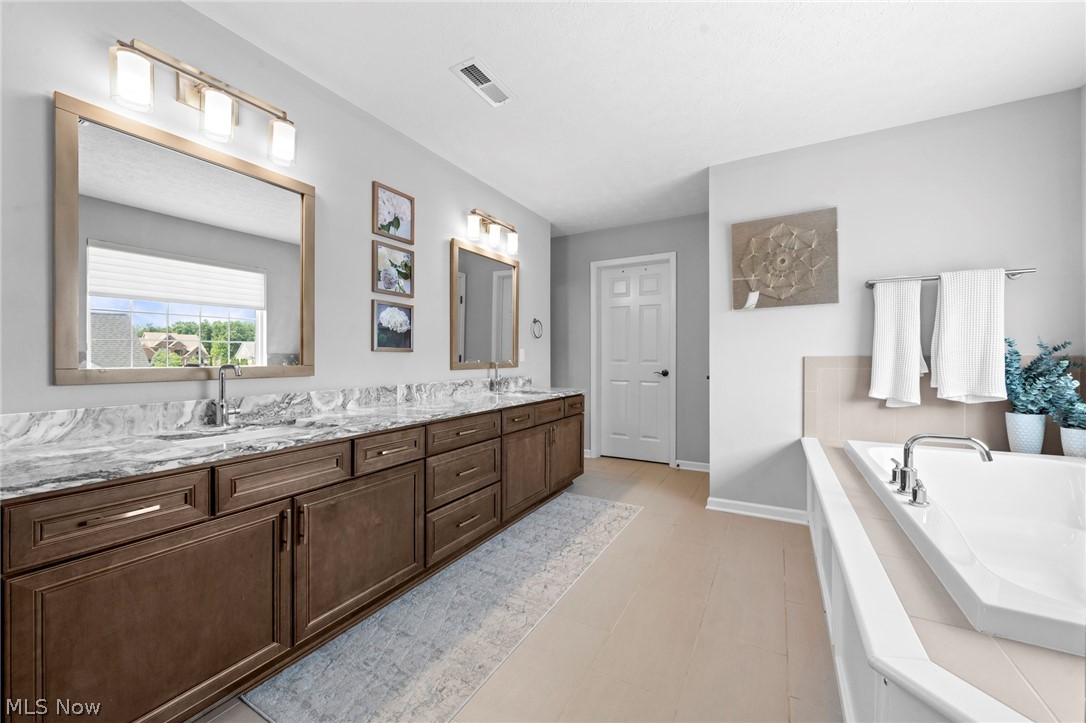577 Turnberry Court Avon Lake OH 44012