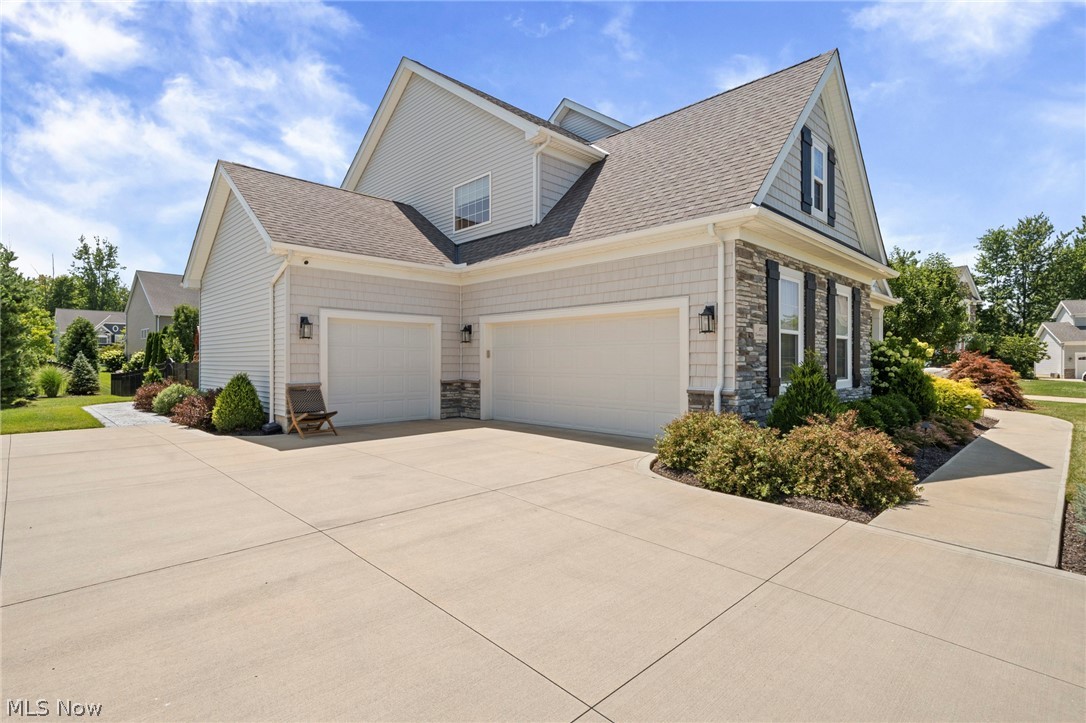 577 Turnberry Court Avon Lake OH 44012