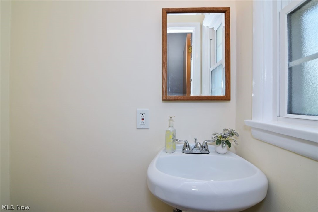 3701 Lynnfield Road Shaker Heights OH 44122