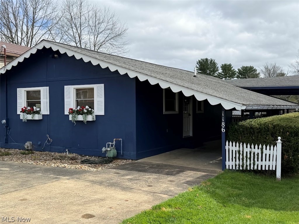 1186 Lincoln Street SW Sherrodsville OH 44675