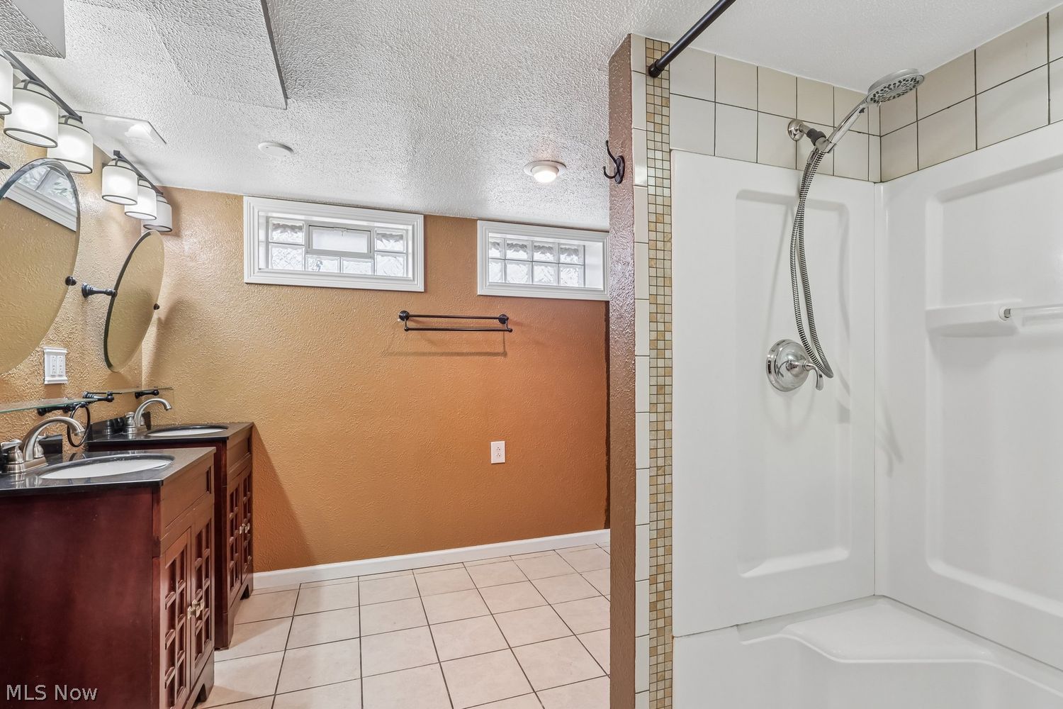 2911 Grovewood Avenue Parma OH 44134