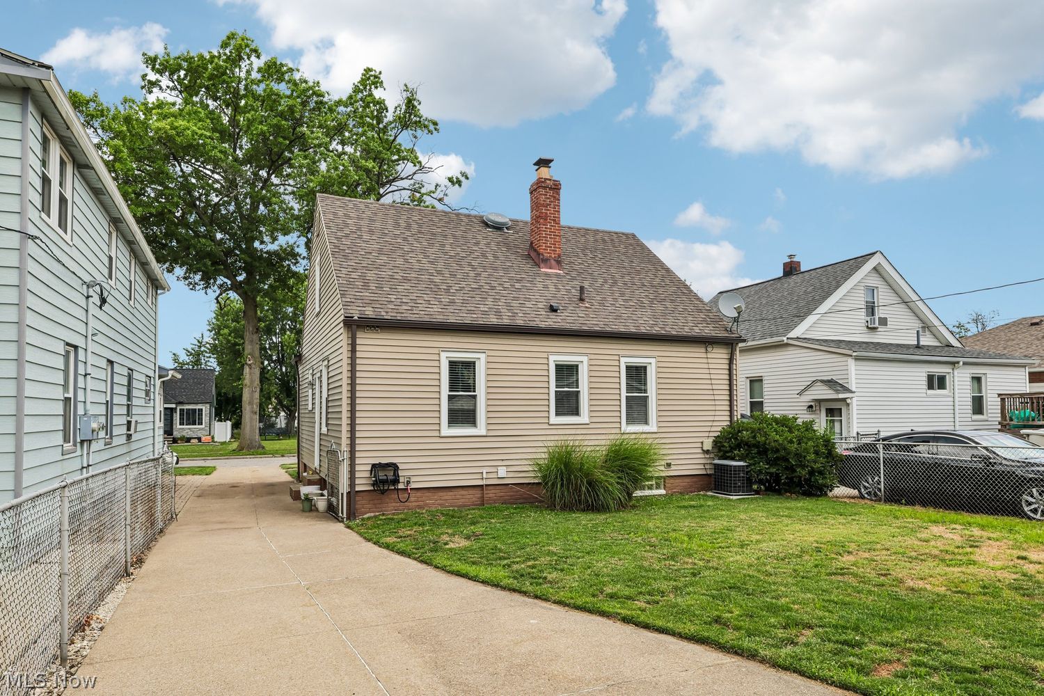 2911 Grovewood Avenue Parma OH 44134