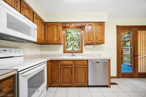 6551 Queens Way Brecksville OH 44141