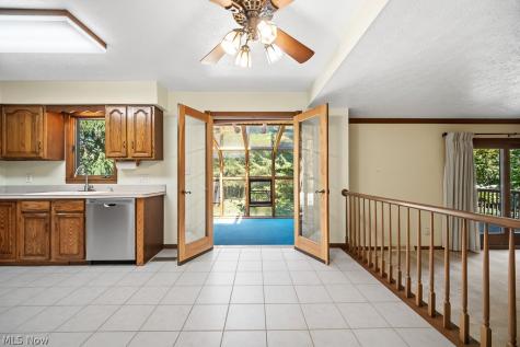 6551 Queens Way Brecksville OH 44141