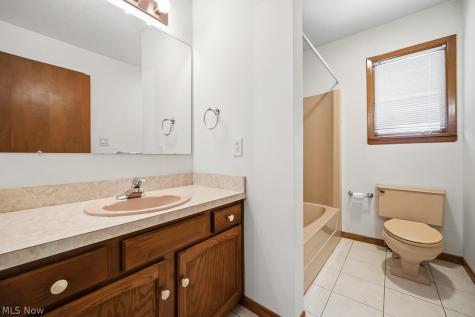 6551 Queens Way Brecksville OH 44141