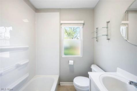 4515 Pershing Avenue Parma OH 44134