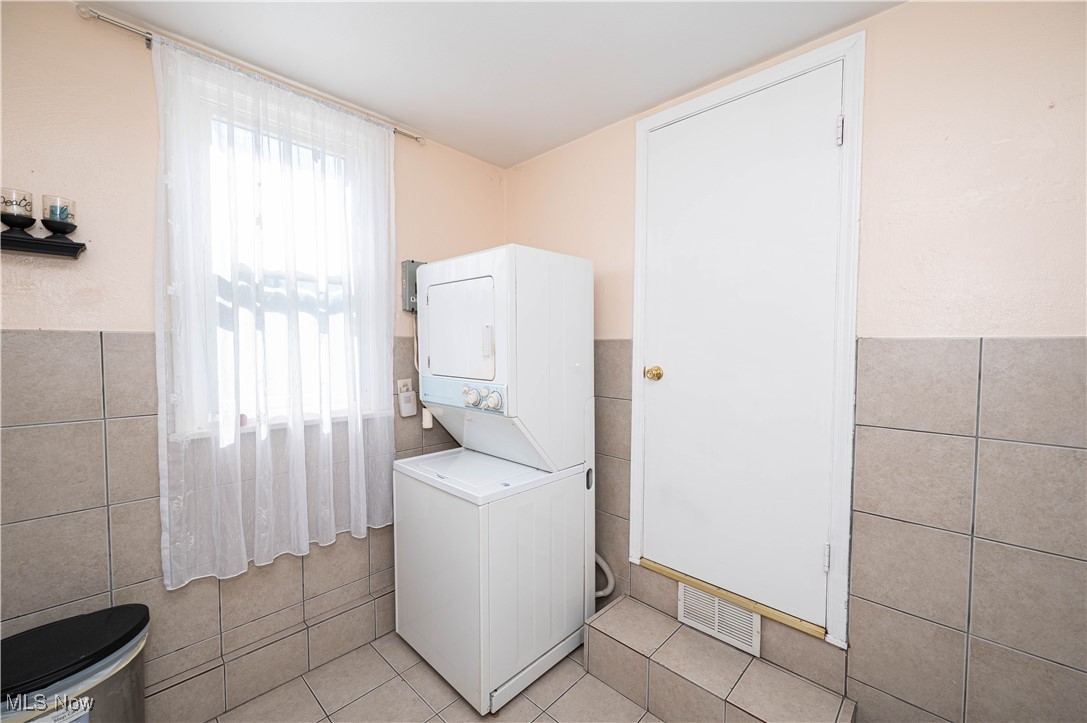 1263 Jakse Drive Eastlake OH 44095