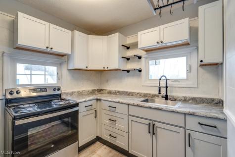 2643 Monroe Street Lakemore OH 44250