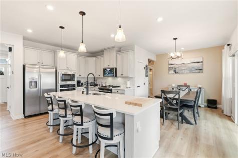 1404 Southbrook Circle NE Canton OH 44721