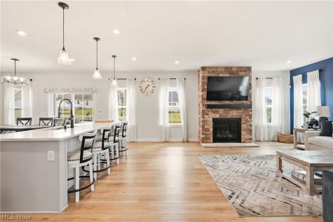 1404 Southbrook Circle NE Canton OH 44721