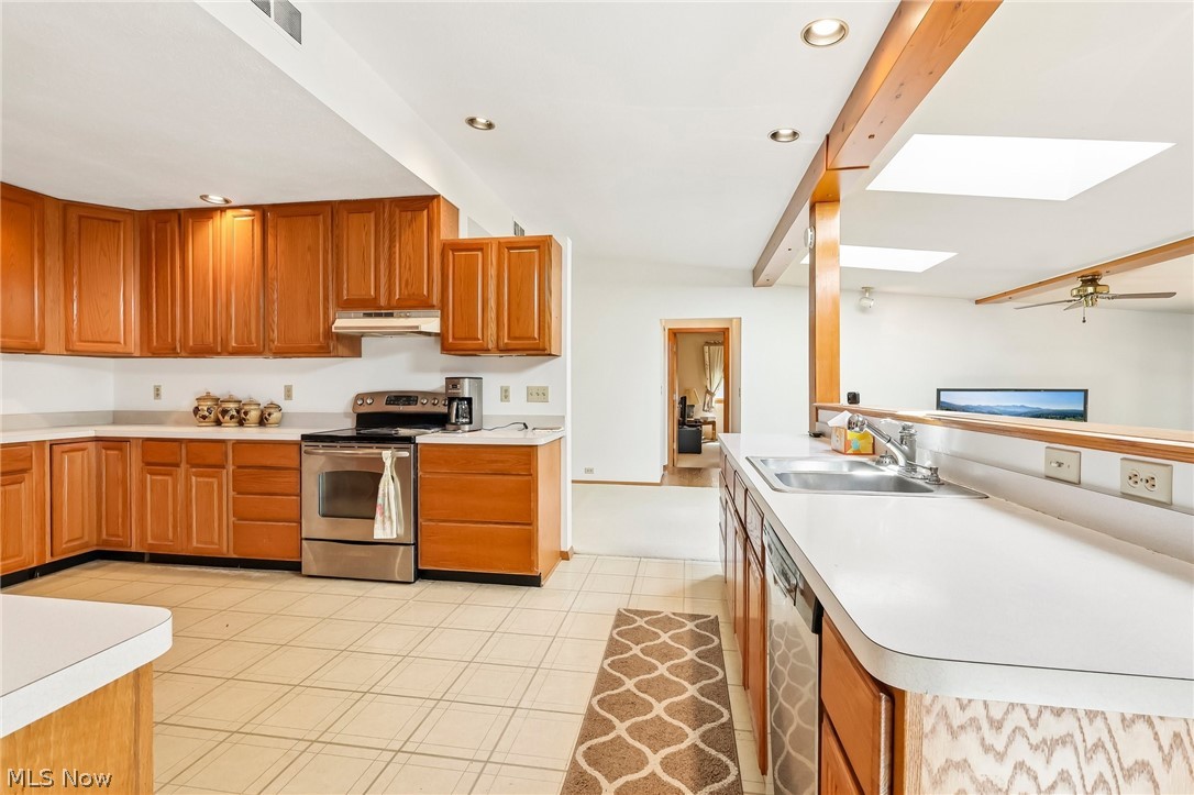 10312 W River Columbia Station OH 44028