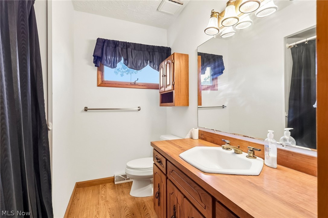 10312 W River Columbia Station OH 44028
