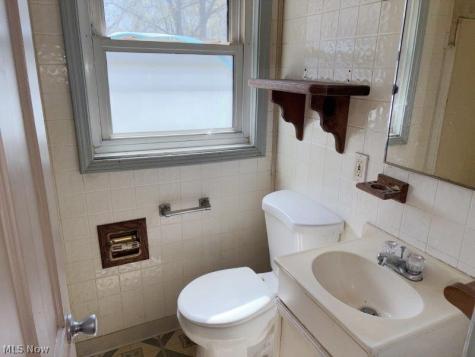164 Forest Drive Bedford OH 44146