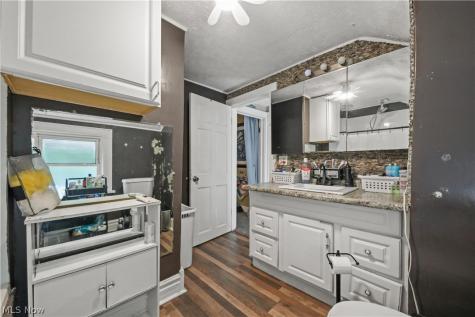 912 Hunt Street Akron OH 44306
