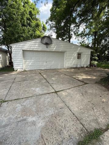 873 Polk Avenue Akron OH 44314