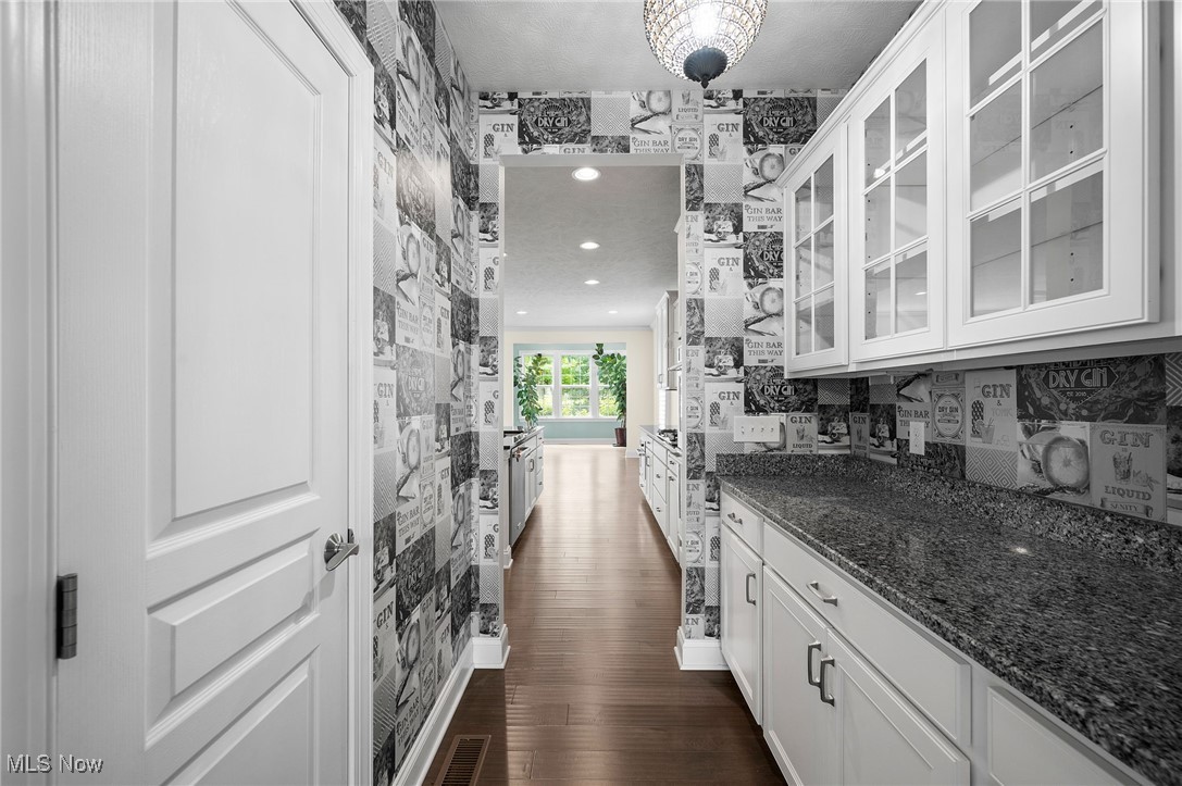 85 Brighton Drive Aurora OH 44202