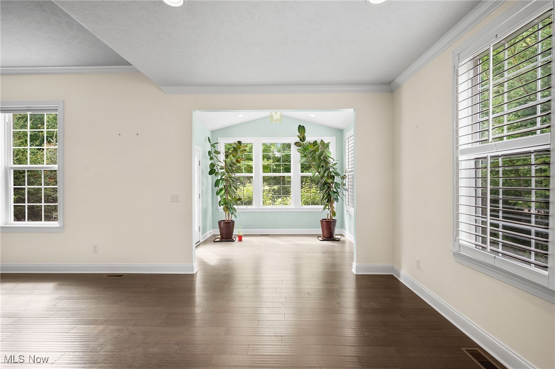 85 Brighton Drive Aurora OH 44202