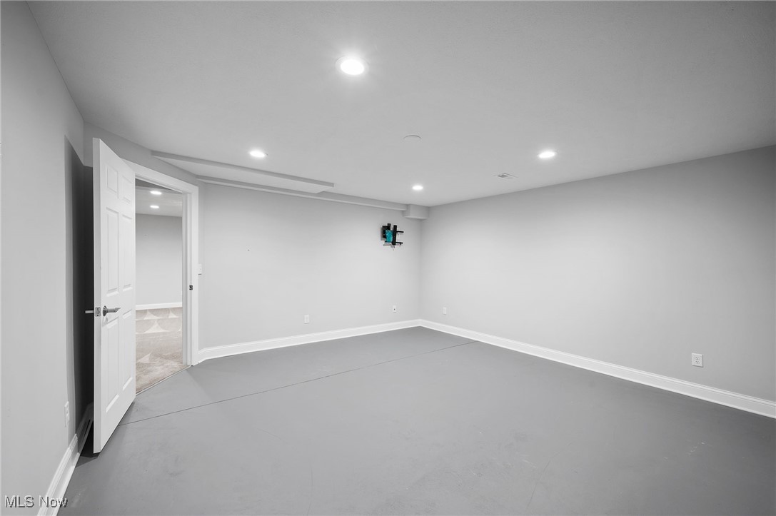 85 Brighton Drive Aurora OH 44202