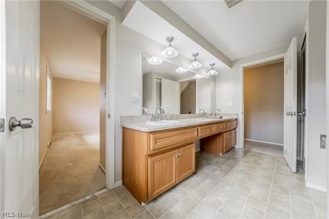 7741 E Linden Lane Parma OH 44130