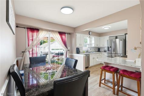2005 Lindbergh Avenue Cuyahoga Falls OH 44223
