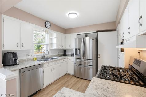 2005 Lindbergh Avenue Cuyahoga Falls OH 44223
