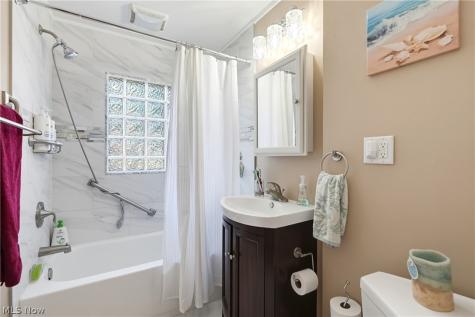 2005 Lindbergh Avenue Cuyahoga Falls OH 44223