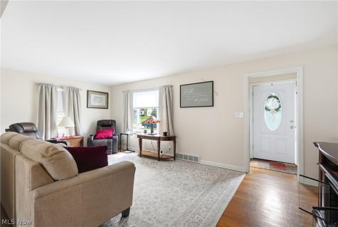 2005 Lindbergh Avenue Cuyahoga Falls OH 44223